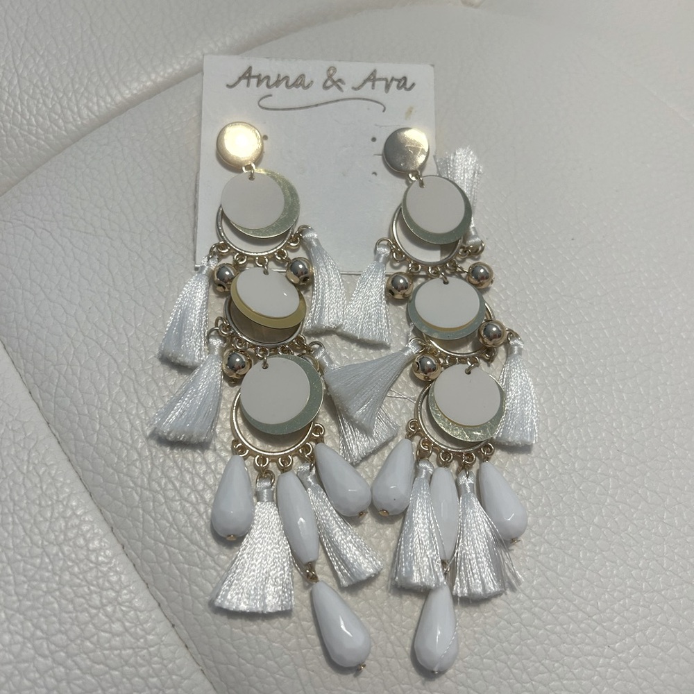 Earrings white and gold